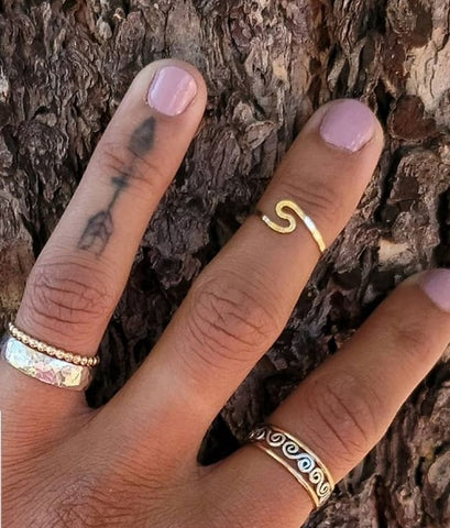 Gold Hollow Twist Welsh Gold Wedding Rings For Women Stainless Steel  Engagement Jewelry With Minimalist Geometric Design Wholesale Couple Rings  From Jeremylamb, $12.24 | DHgate.Com